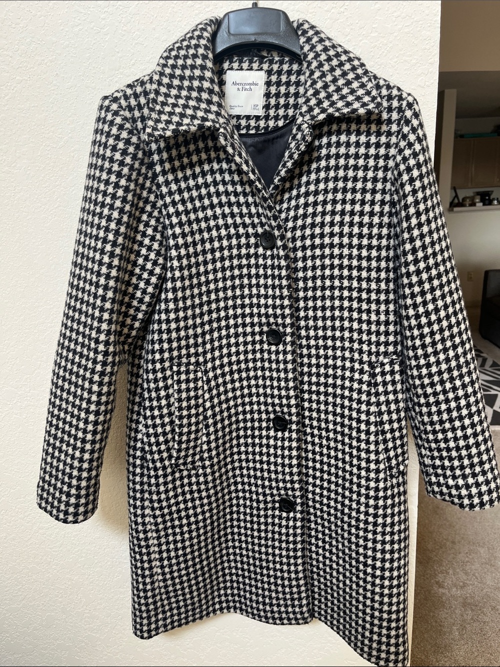 Abercrombie & Fitch Black and White Houndstooth Peacoat XSP